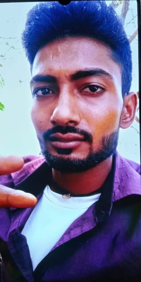 Bike riding youth dies in road accident