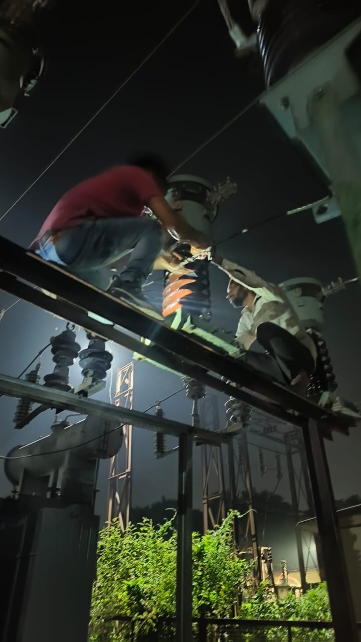 Electricity of eight thousand consumers remained cut off all night.