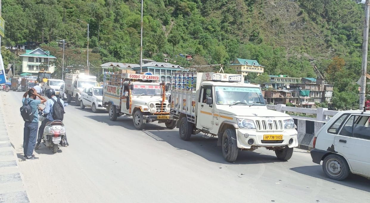 Due to NH work, there is daily traffic jam near Balu.