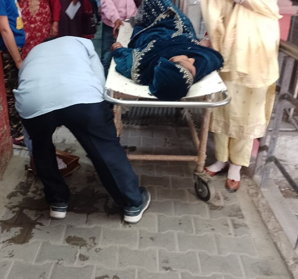 The structure is dilapidated, wheel chairs and benches are also increasing the number of patients.