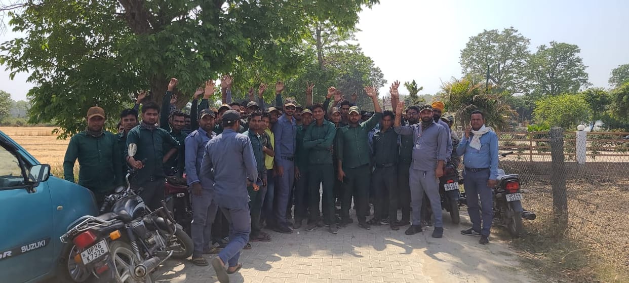 Angered by change in route, gypsy drivers and guides protested
