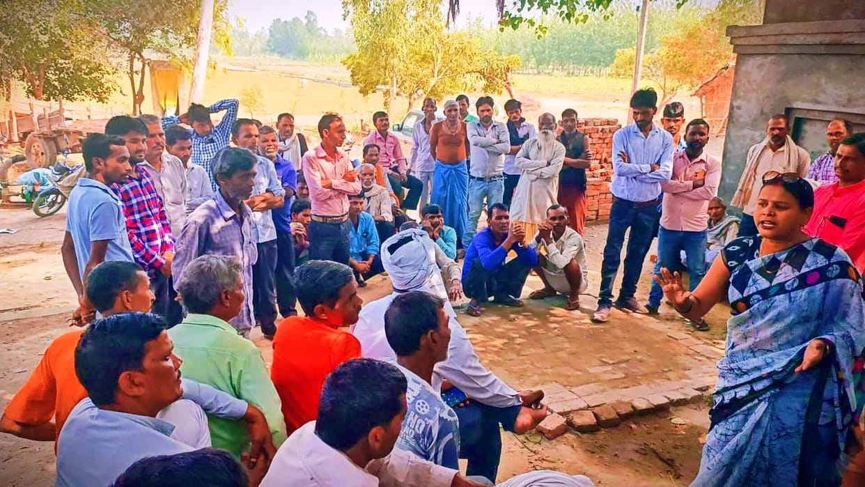 Villagers of seven villages angry over bridge not being built on Devha river, administration busy in persuading