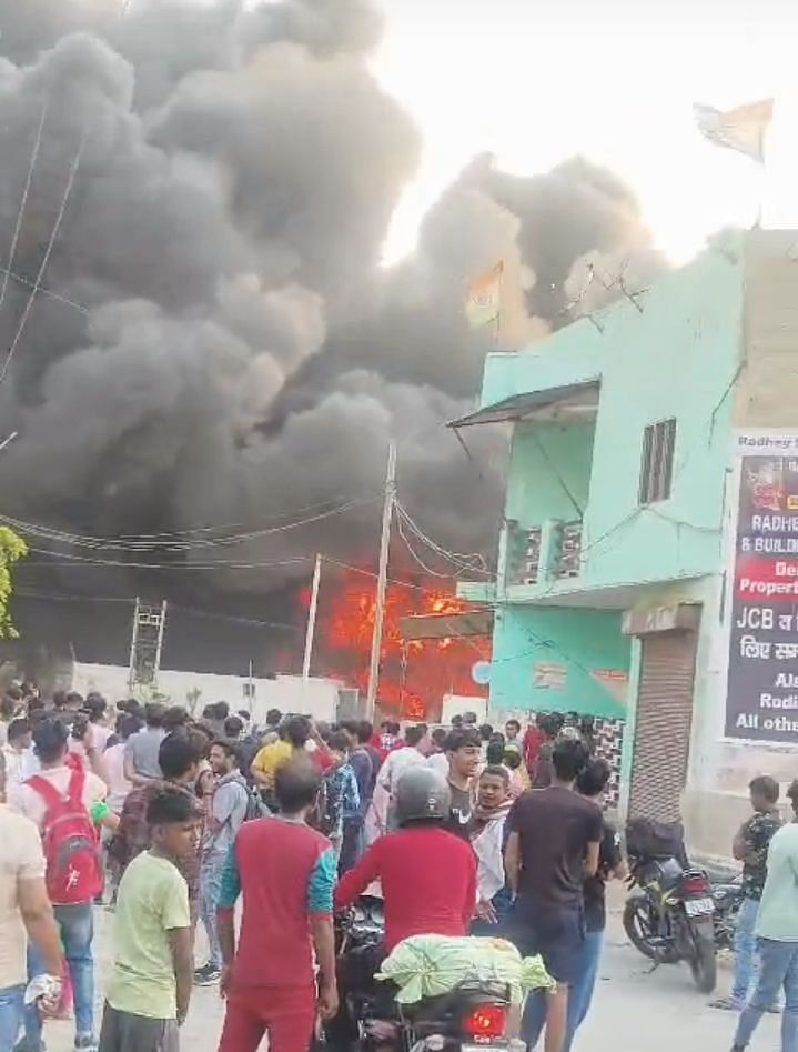 Fire breaks out in gas lighter manufacturing factory, two vehicles burnt