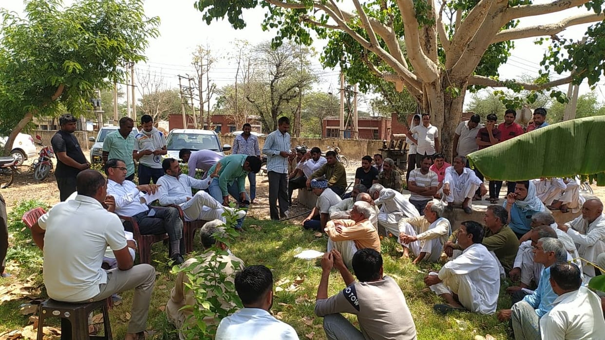 Farmers gathered at Barda Power House regarding electricity problem