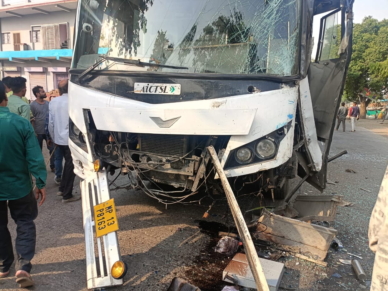 Two passenger buses collided on Damoh Panna road