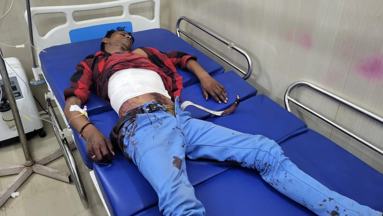 Stabbing of a passenger in Damoh railway station premises