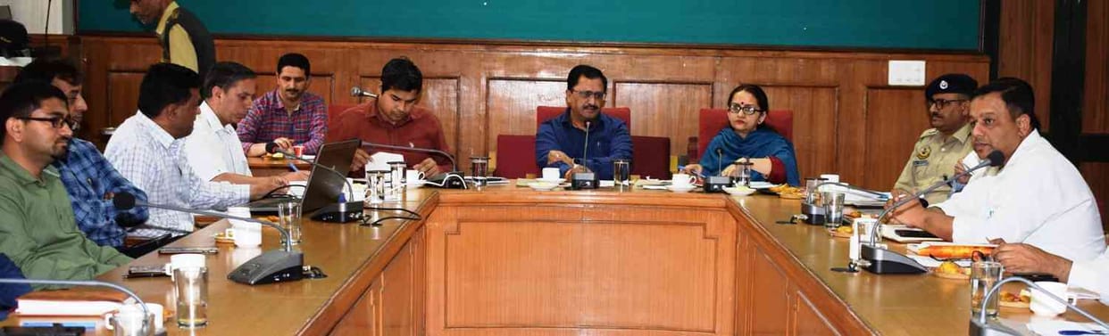 Keep an eye on giving free gifts and withdrawing more than 10 lakh cash