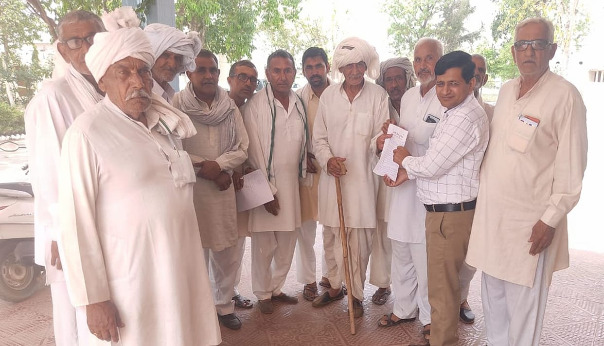 Farmers asked for payment of crop dues