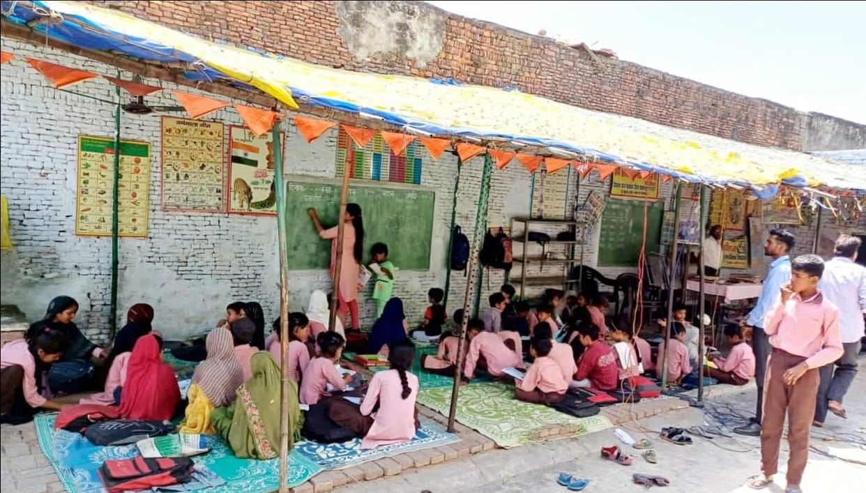 Tarpaulin school, rent is Rs 15 per month