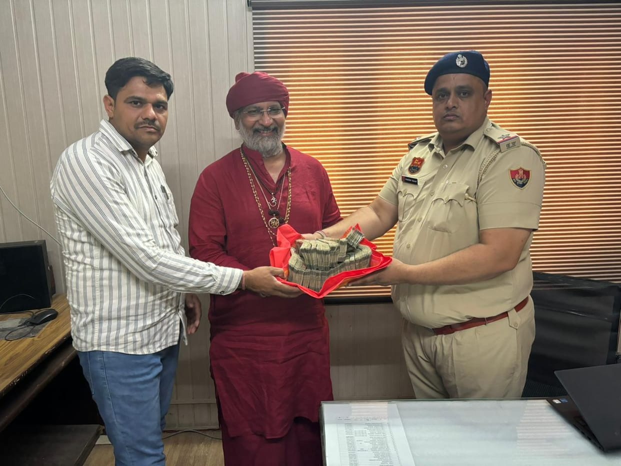 Rs 11 lakh handed over to Baba Kapilpuri in the case of fraud in the name of getting a plot in Ayodhya