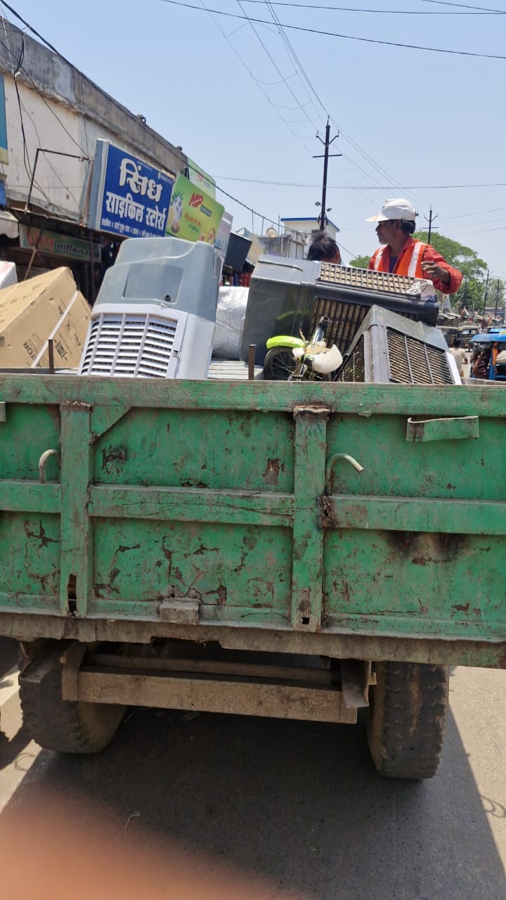 Municipality has now shown strictness in anti-encroachment action, seized coolers and bed boxes.