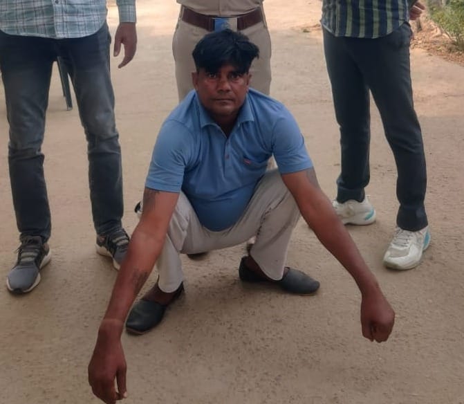 Sister picks pocket in Delhi, brother who came to sell jewelery caught