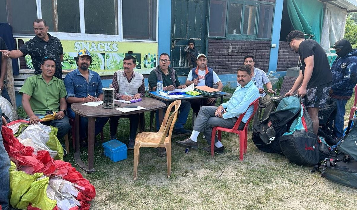 240 paraglider equipment checked in Dobhi, Raison, defects found in 7