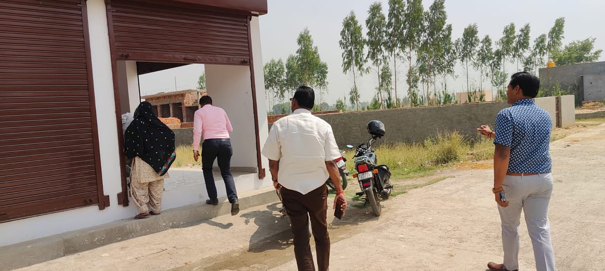 ARTO fired baton on brokers, closed shops and ran away