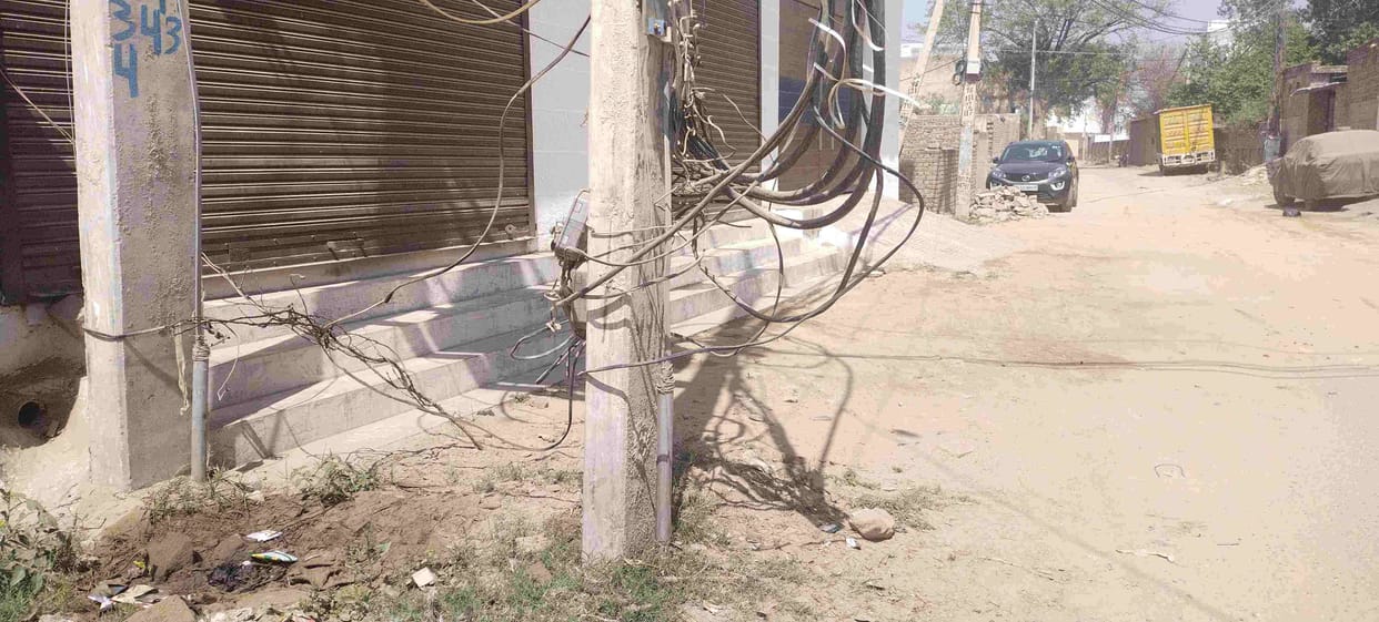 Bare electrical wires may become the death knell