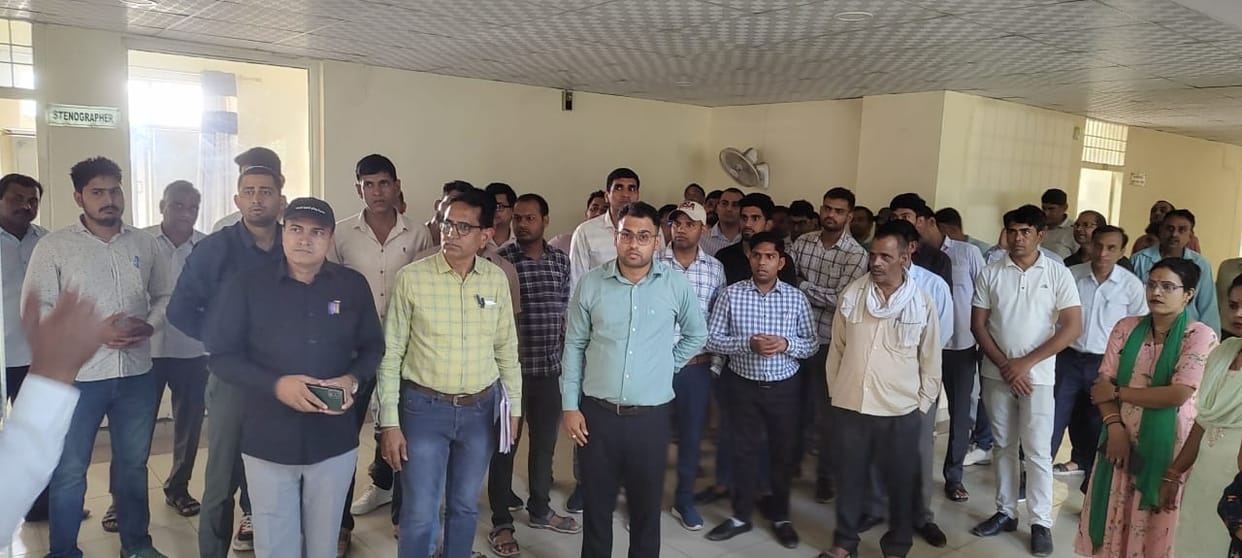 The matter of mutual dispute between officials of canal department reached the court of Irrigation Minister.