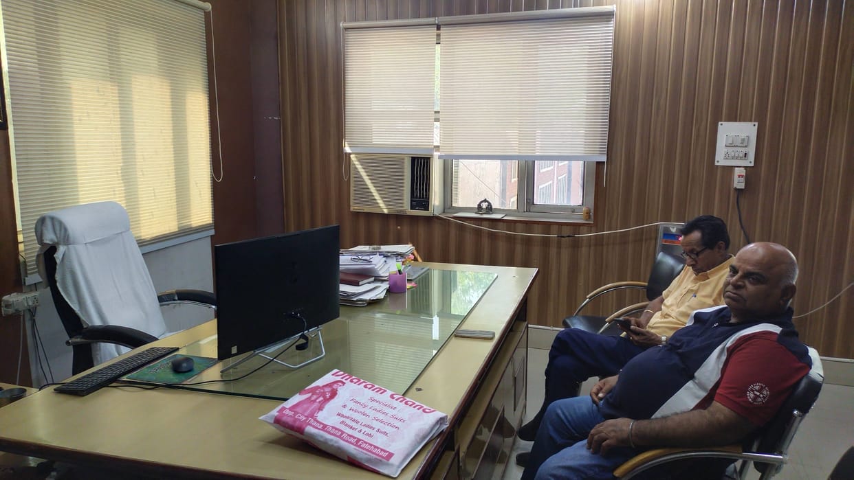 Principal and Deputy Principal did not reach the meeting, elected members of Payment Approval Committee kept waiting