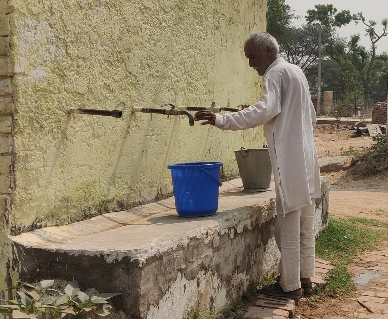 Rao Dan's ancestral village Prahladgarh is far away from the light of development.