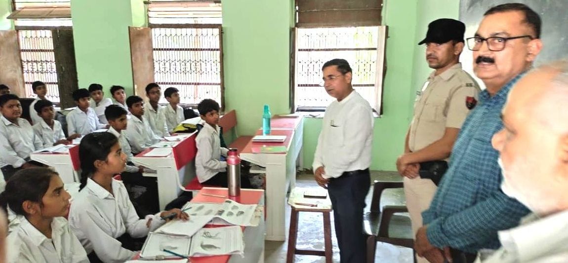 Board Chairman inspected Government Senior Secondary School Saharanwas