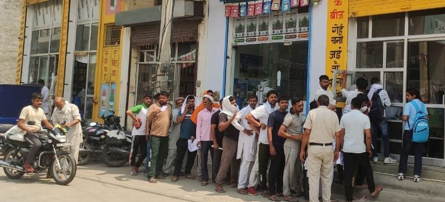 Seeds of structure distributed in the presence of police