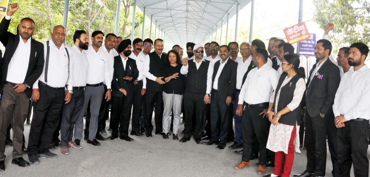 Advocates protest against shifting of High Court's circuit bench to Rishikesh
