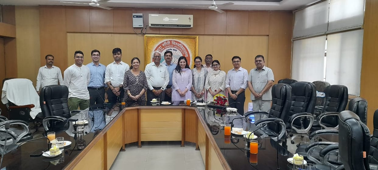 6 trainee IAS officers visited IGU