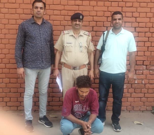 Accused of snatching mobile phone arrested