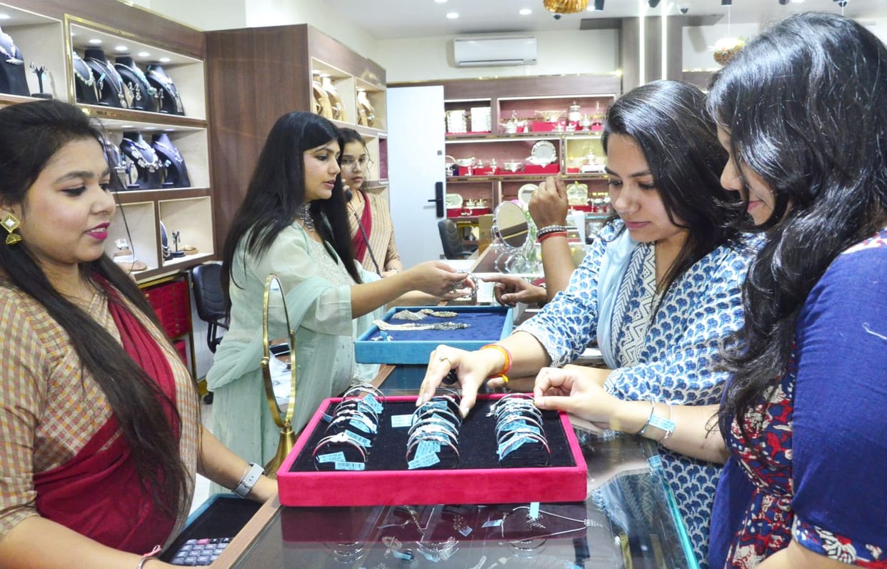 Akshaya Tritiya: Heavy rain of money in the markets, business worth Rs 50 crores