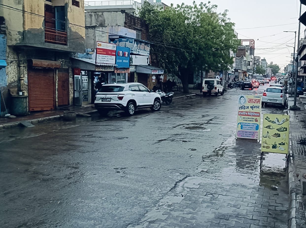 70 poles and 50 trees fell due to strong storm, power supply disrupted in more than 30 villages