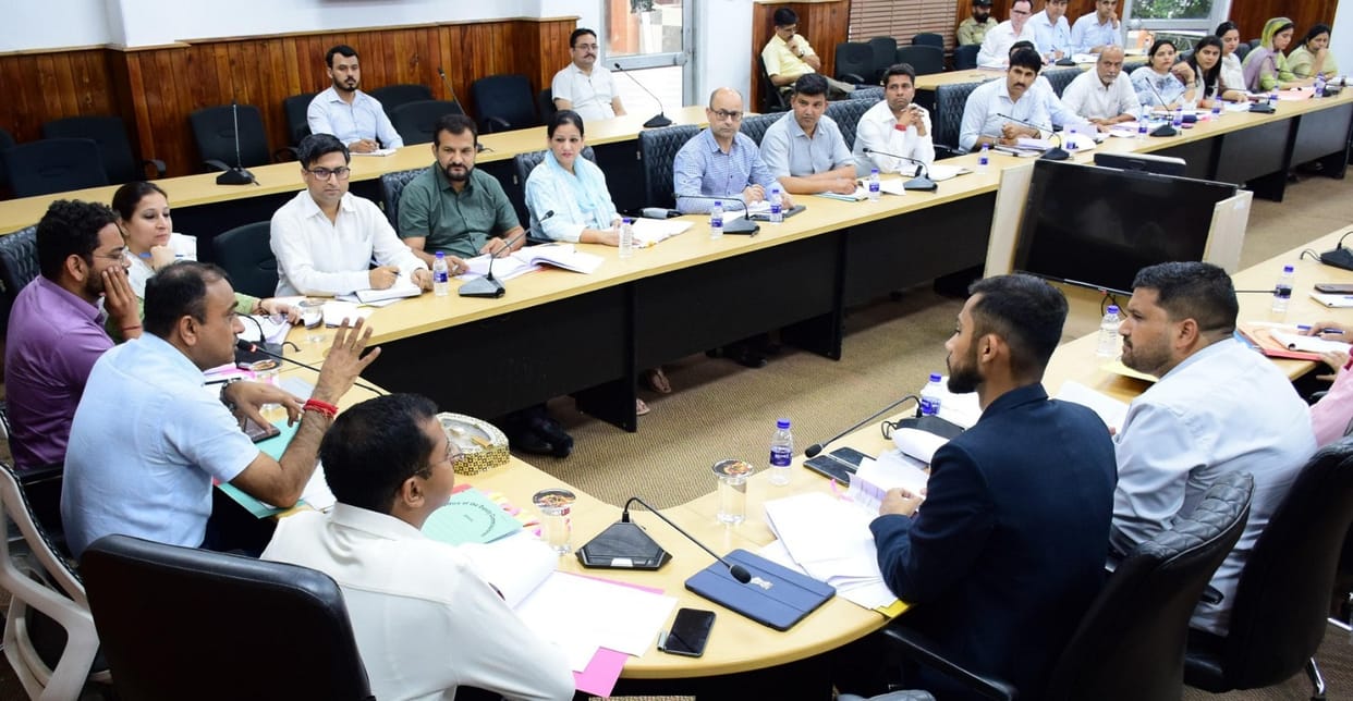 Divisional Commissionner Held Meeting with Revenue officials