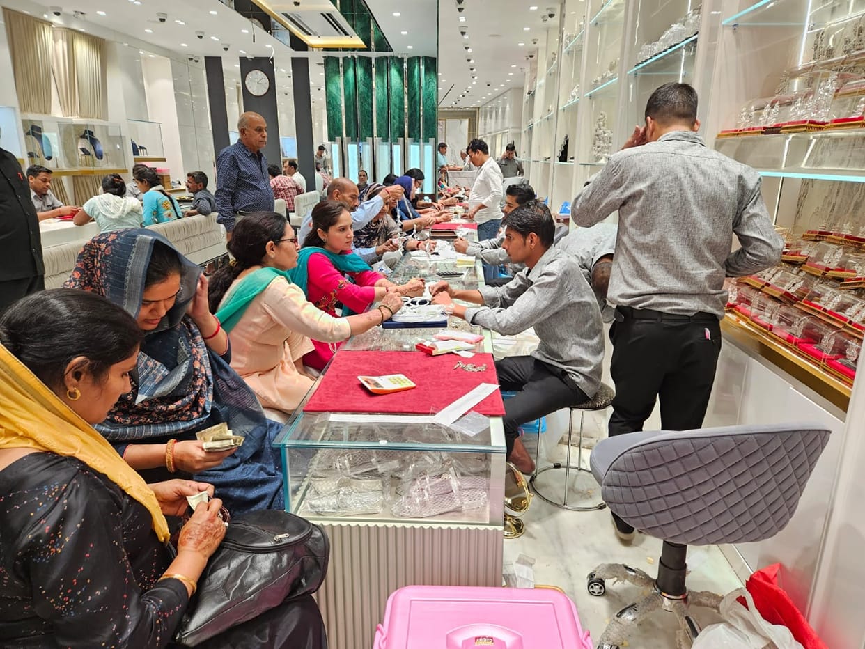 Market shines on Akshaya Tritiya, business worth crores