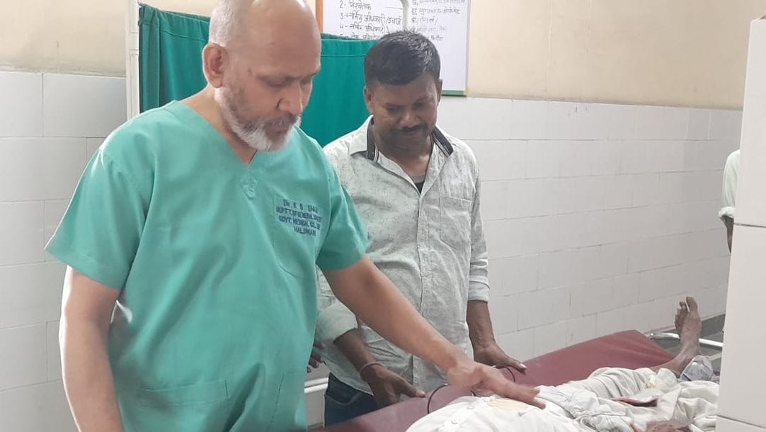 16 kg tumor removed from stomach, woman's weight reduced from 34 kg to 18