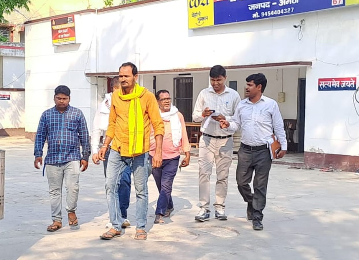 Electrician beaten up, colleagues warned to stop work