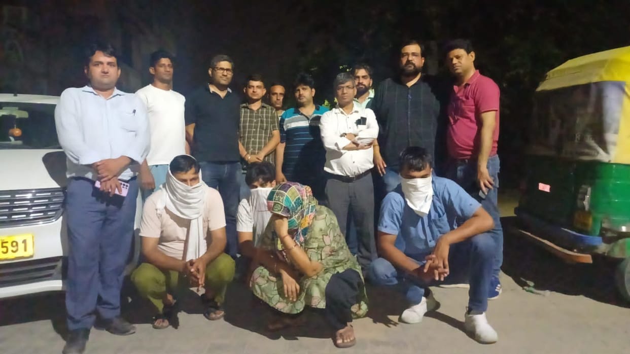 Decoy was taken to a narrow street house and done ultrasound, four who claimed to be son arrested