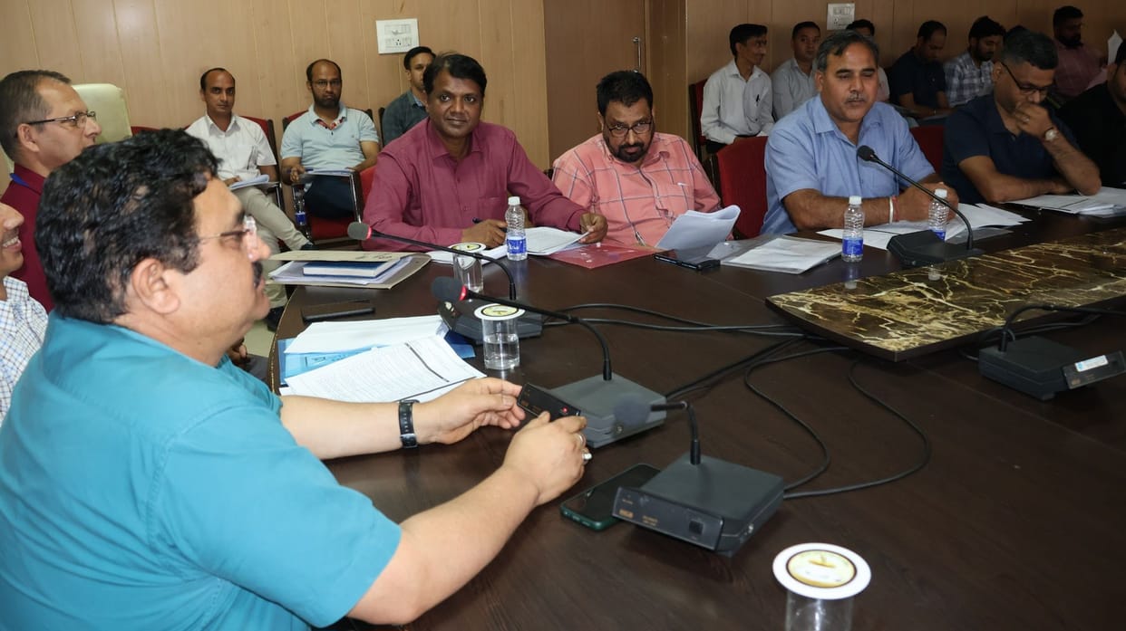 Training given to 50 micro observers in Mandi