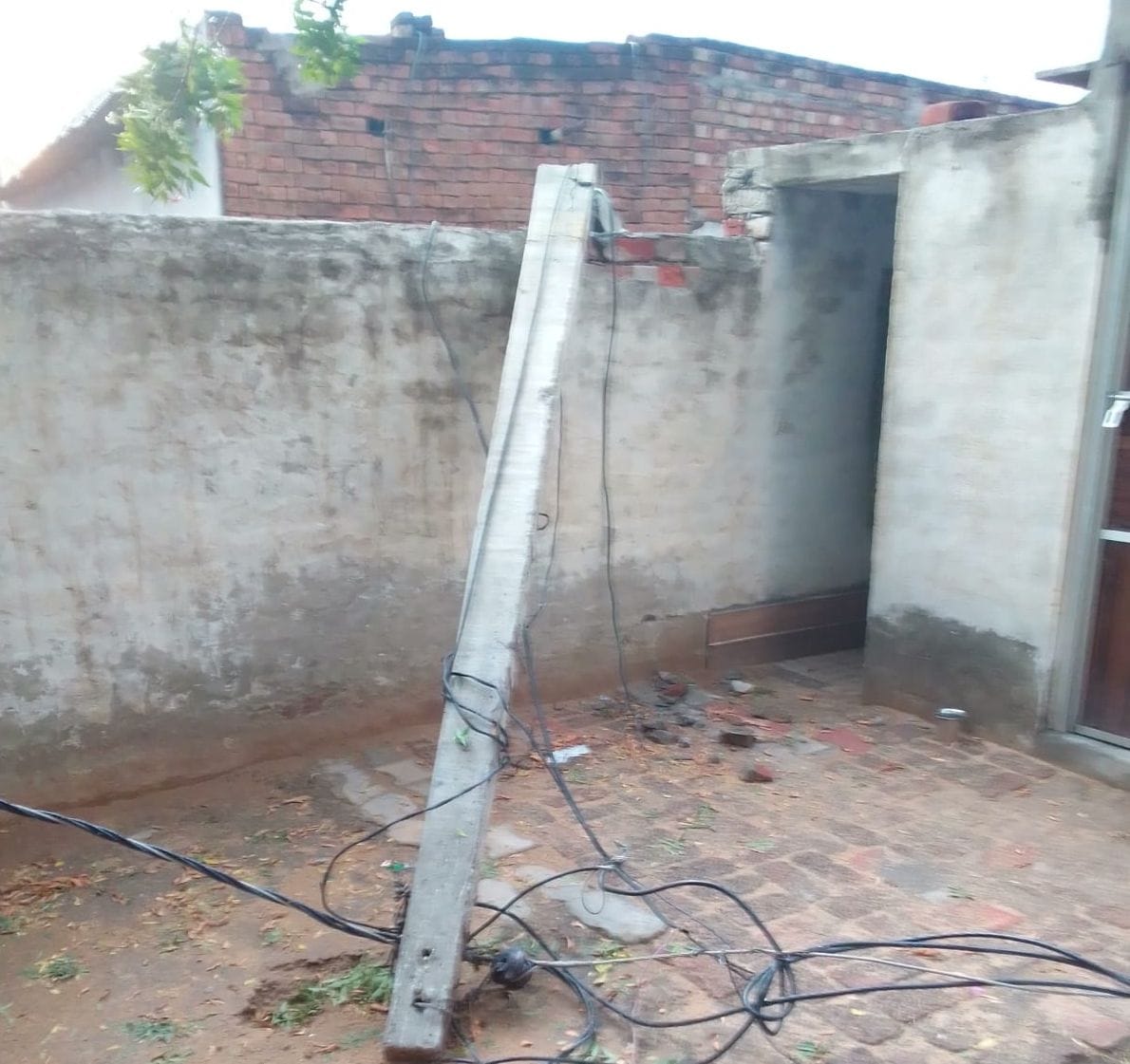Broken power line not repaired
