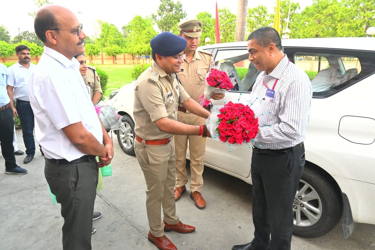 General observer arrived, welcomed by DM and SP