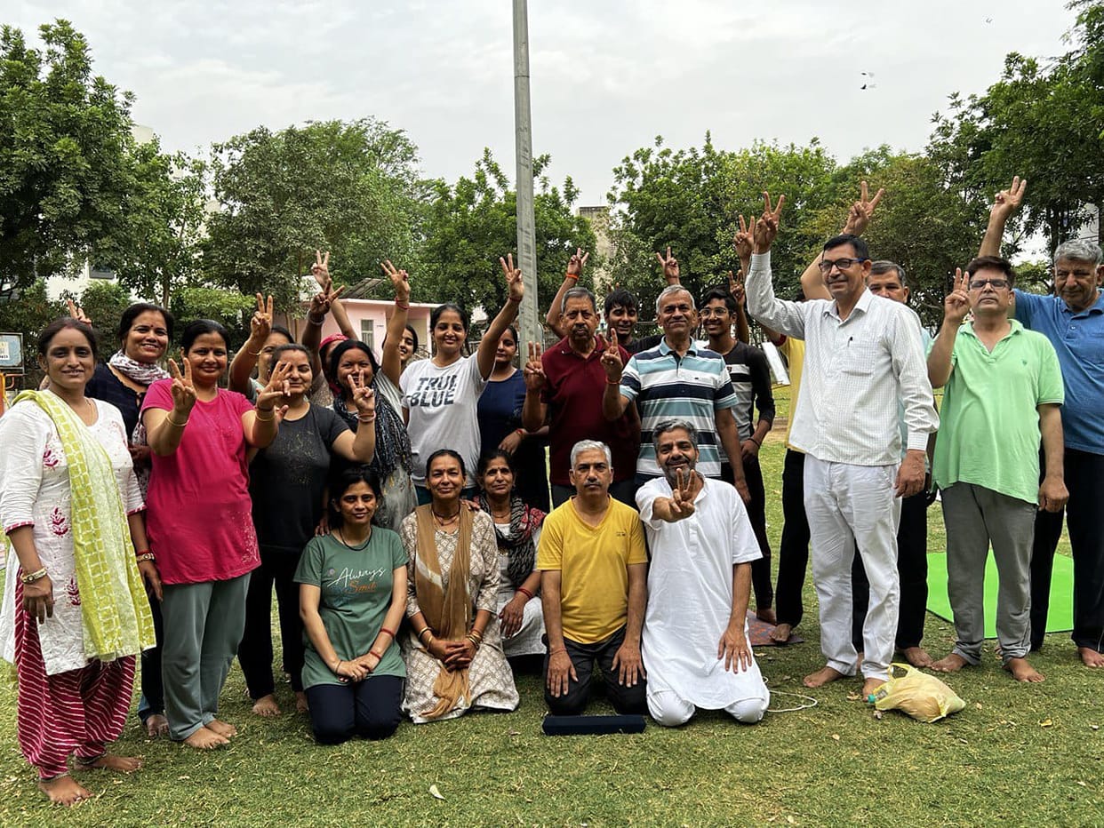 Good relations with neighbors important: Ashok