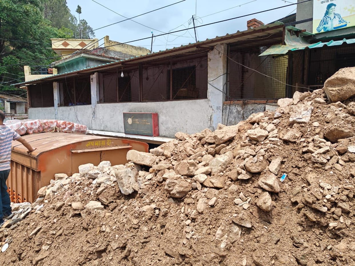 Impact of disaster: Post office, bank operations halted
