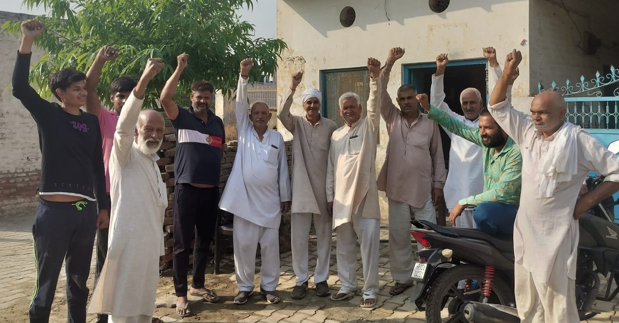 Farmers demonstrated against non-availability of canal water