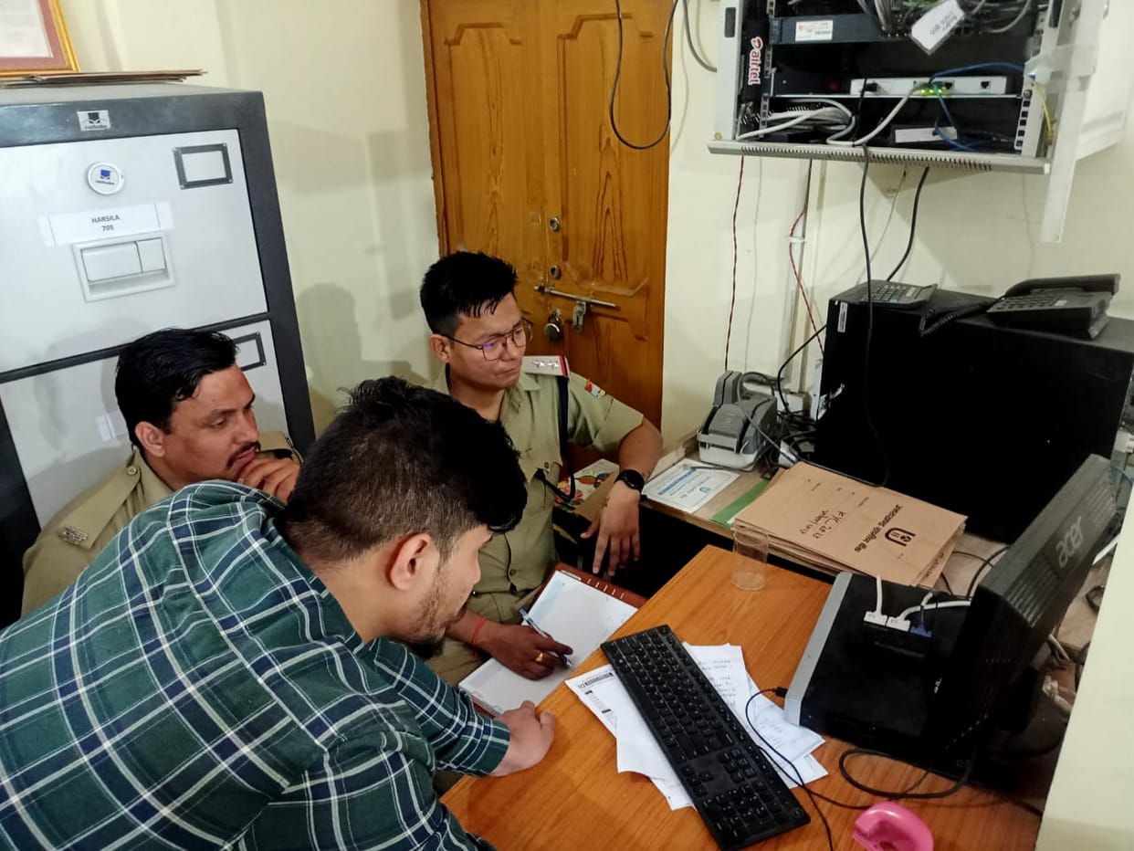 Attempt to break the locks of Gramin Bank branch