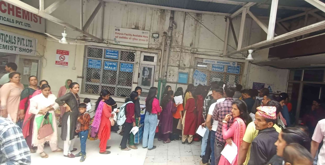 Civil Hospital Solan, patients upset, a medicine counter