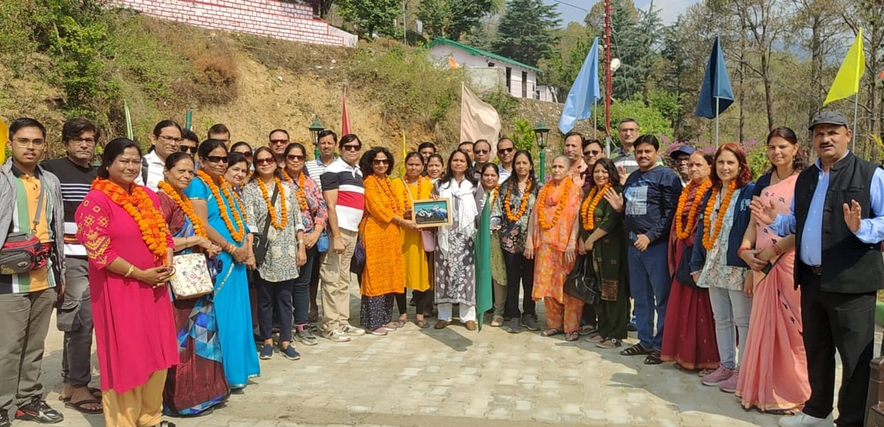 First group of Adi Kailash Yatra reached Pithoragarh, grand welcome