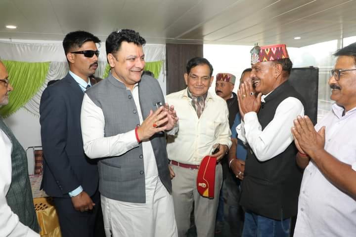 Sudhir Sharma met lawyers and sought support in the elections.