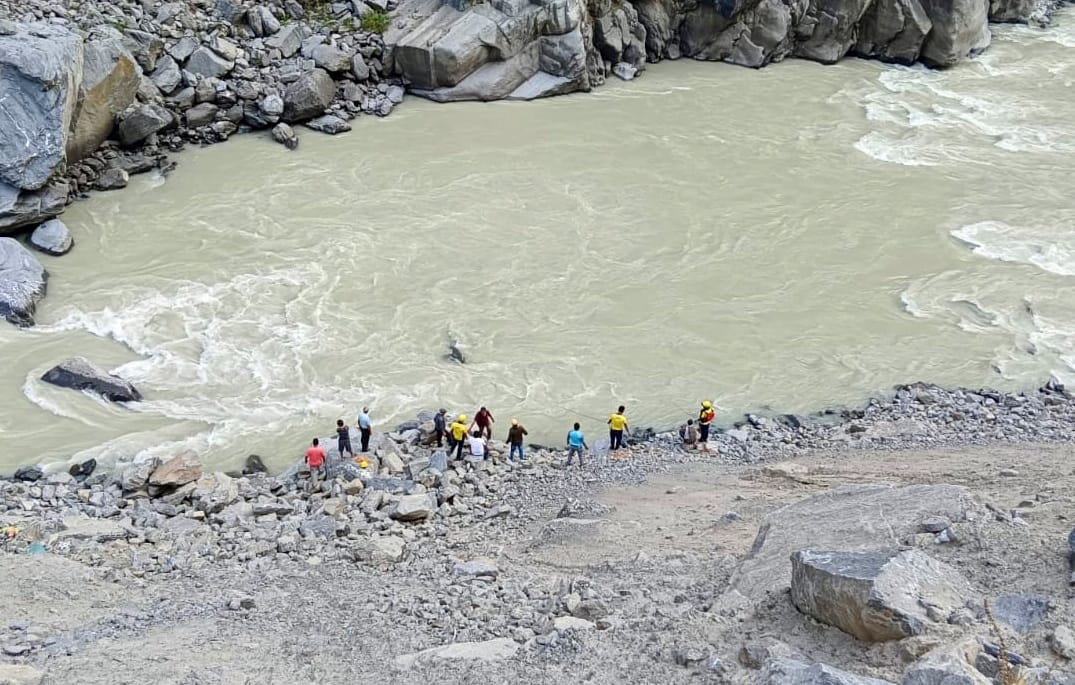 Pickup falls into Kali river, woman dies