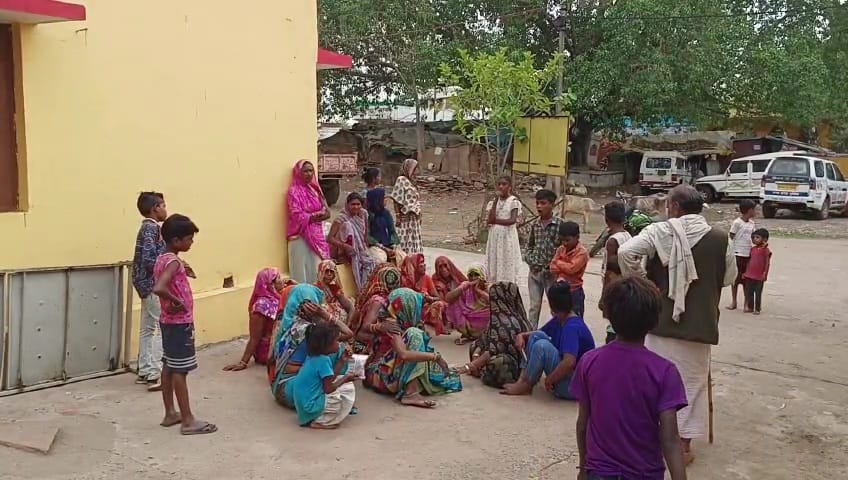 There was a dispute in the morning. After some time, the dead body of a middle-aged man was found