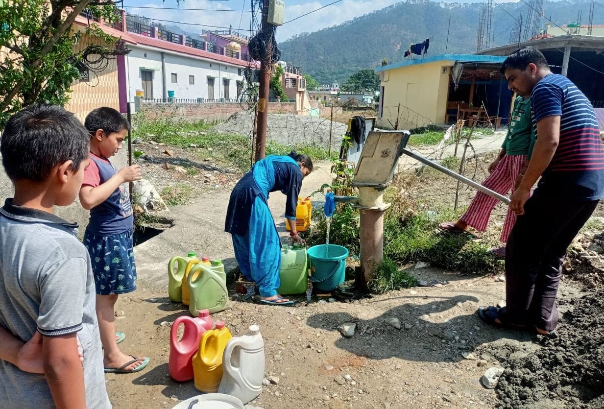 Sewer poured into drain, filth reached people's homes