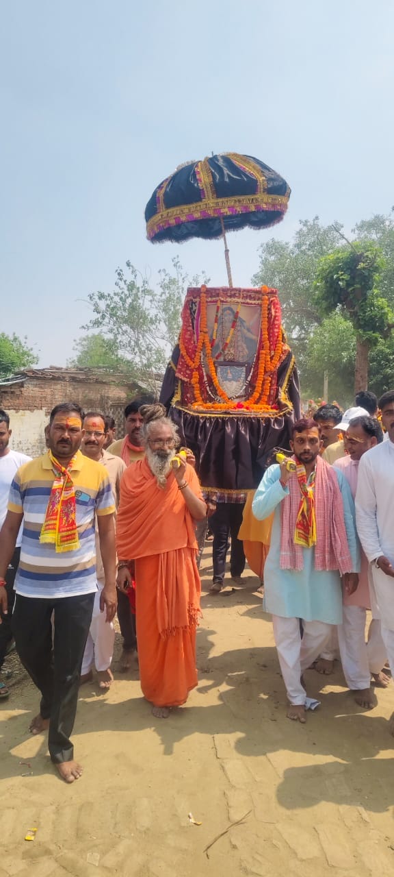 Kalash Yatra taken out on the occasion of Shatchandi Mahayagya