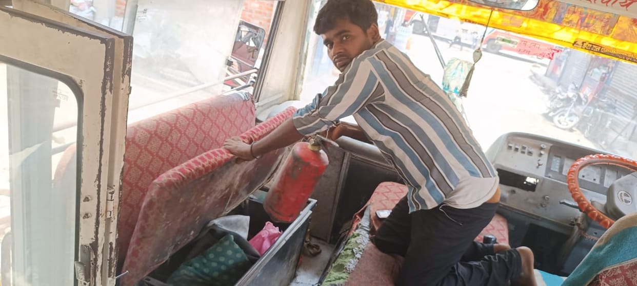 In case of fire in buses, you will keep searching for fire equipment, there is no medicine in the first aid box.
