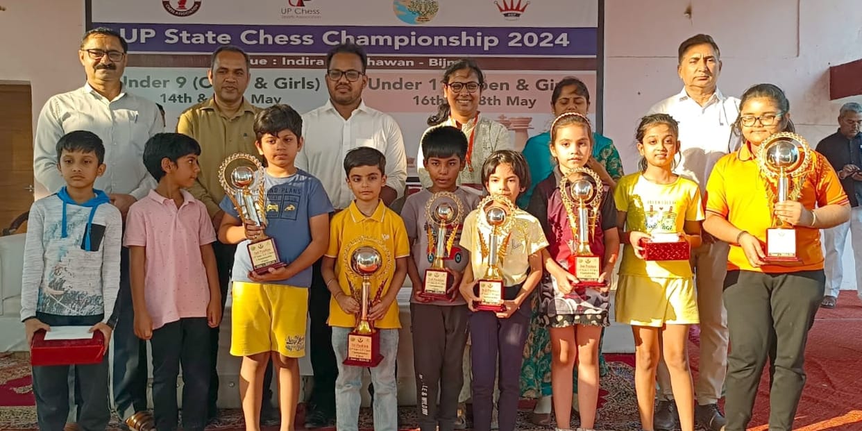 Agarratha of Lucknow and Deepanjali of Gorakhpur became winners in chess competition.